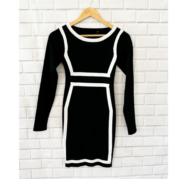 Black and white color block long sleeve sweater dress Size S/M - Picture 1 of 8